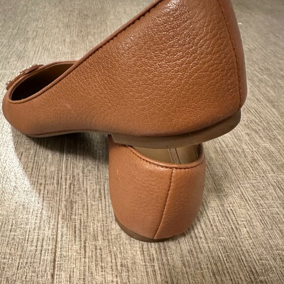 Tory Burch Logo Claire Ballet Flat Tumbled Leather - Picture 7 of 9